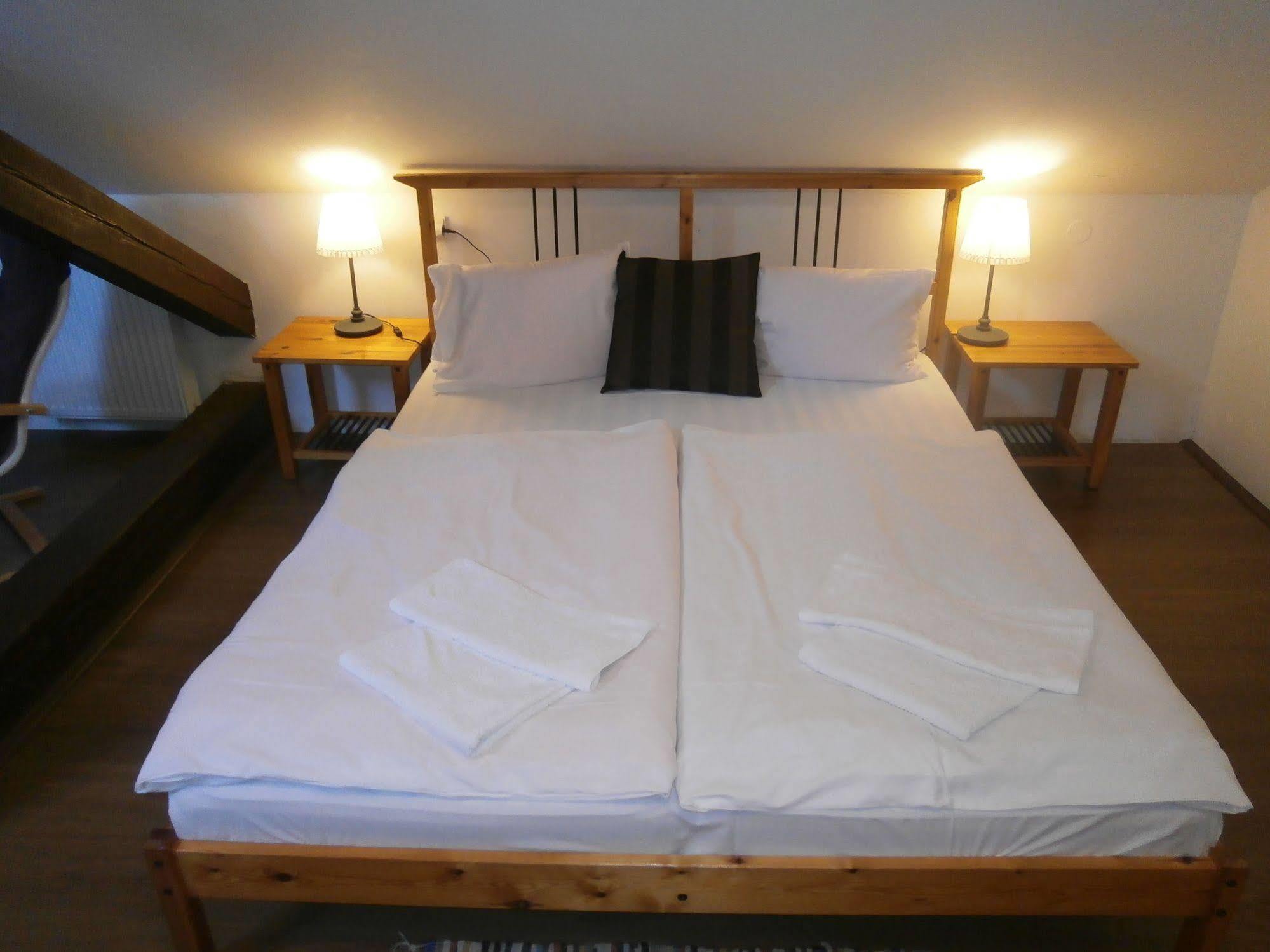 Hotel Dzban Jindrichov Exteriör bild