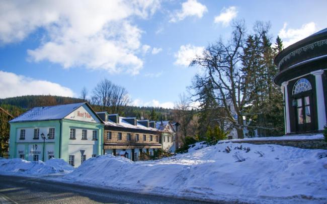 Hotel Dzban Jindrichov Exteriör bild